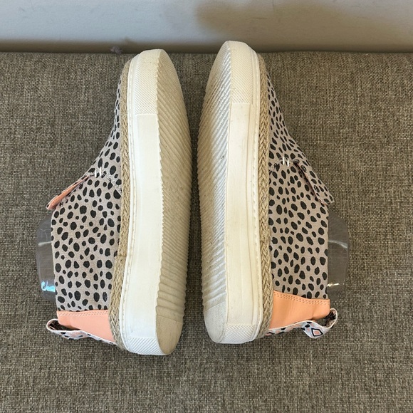 Hey Dude Women's Peyton slip-on shoes in a cheetah print pattern Size 7 - Picture 5 of 9